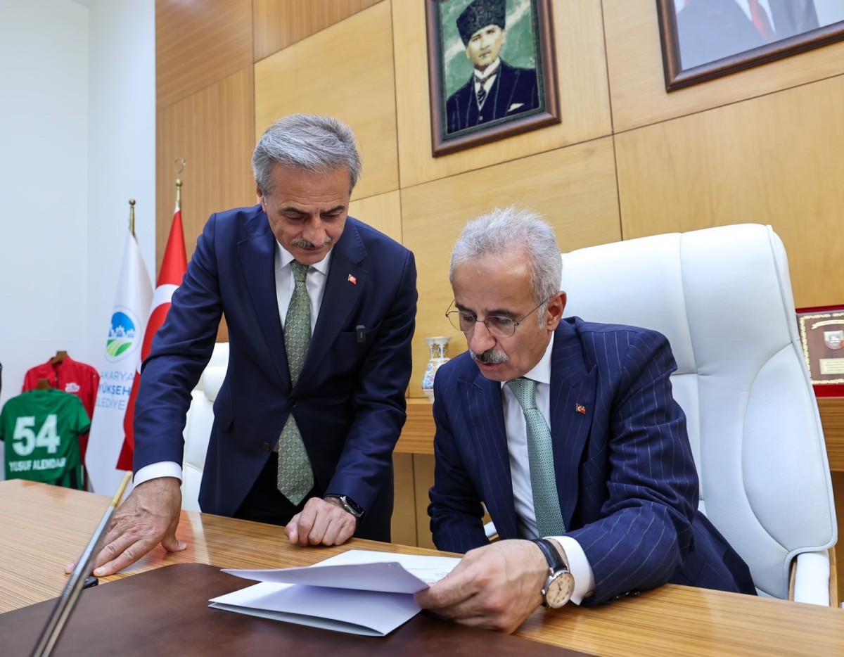 Bakan Uraloğlu Büyükşehir’e müjdeyle geldi!