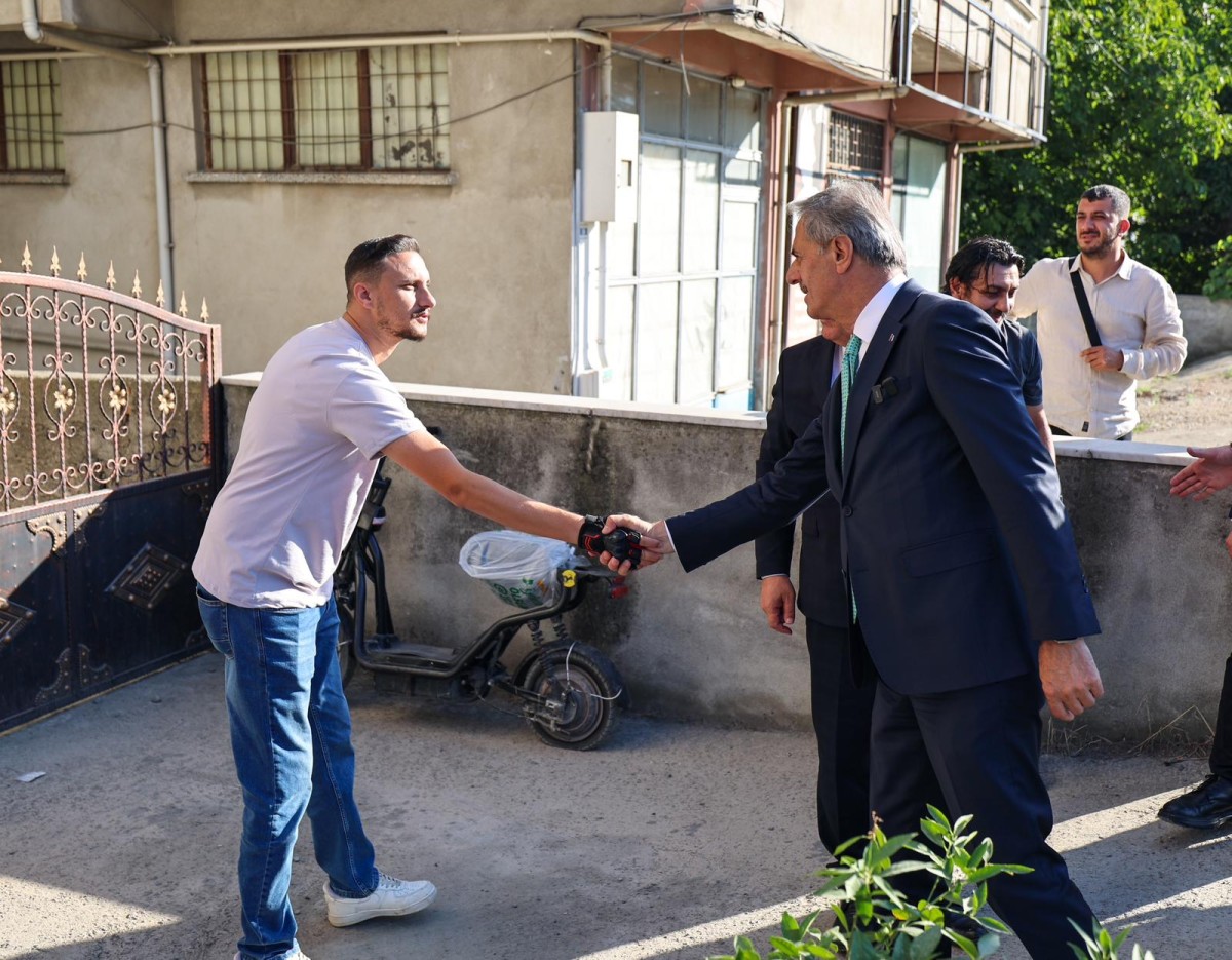 “Arifiye Atatürk Caddesi’ni baştan aşağı yeniliyoruz”